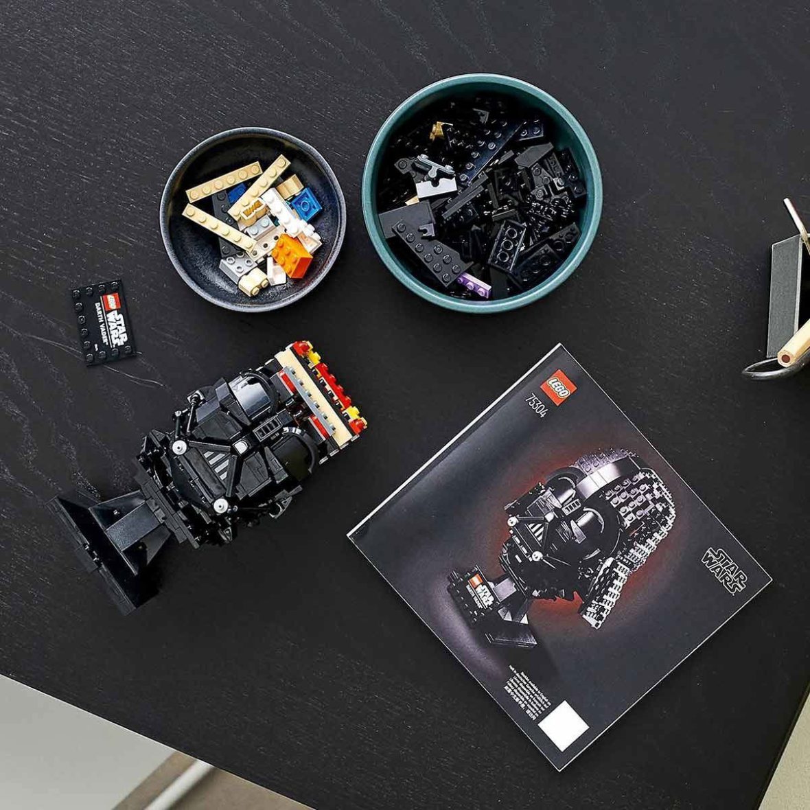 75304 LEGO® Star Wars™: Darth Vader™ Kaskı 834 parça +18 yaş